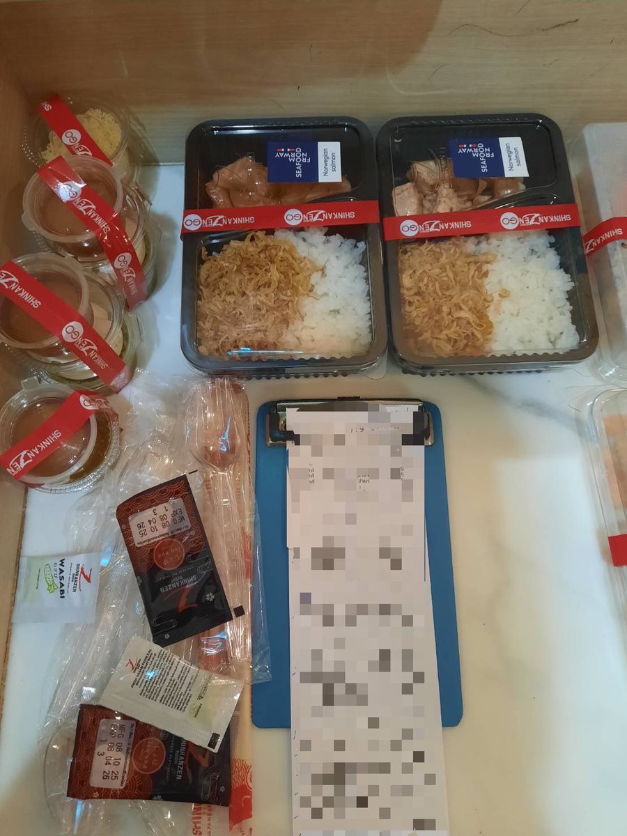 javafamily_o's tweet image. 🍱 วันนี้แอดได้จัดส่ง Food Support ให้น้องจาว่า #Head2HeadSeries รอบเที่ยง เรียบร้อยแล้วนะคะ 

જ⁀➴ ขอขอบคุณ @naneng_jaa มากๆนะคะ🤍

เติมพลังบูสๆ ทานอาหารให้อร่อยนะค้าบ✨✌🏻

 HEAD 2 HEAD LAST Q

#Head2HeadSeries
ꗯ꙼̈ 𓂂 @javabh28 #javabh
#กองเสบียงของจาว่า