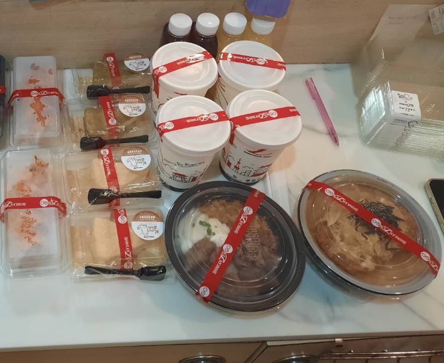 javafamily_o's tweet image. 🍱 วันนี้แอดได้จัดส่ง Food Support ให้น้องจาว่า #Head2HeadSeries รอบเที่ยง เรียบร้อยแล้วนะคะ 

જ⁀➴ ขอขอบคุณ @naneng_jaa มากๆนะคะ🤍

เติมพลังบูสๆ ทานอาหารให้อร่อยนะค้าบ✨✌🏻

 HEAD 2 HEAD LAST Q

#Head2HeadSeries
ꗯ꙼̈ 𓂂 @javabh28 #javabh
#กองเสบียงของจาว่า