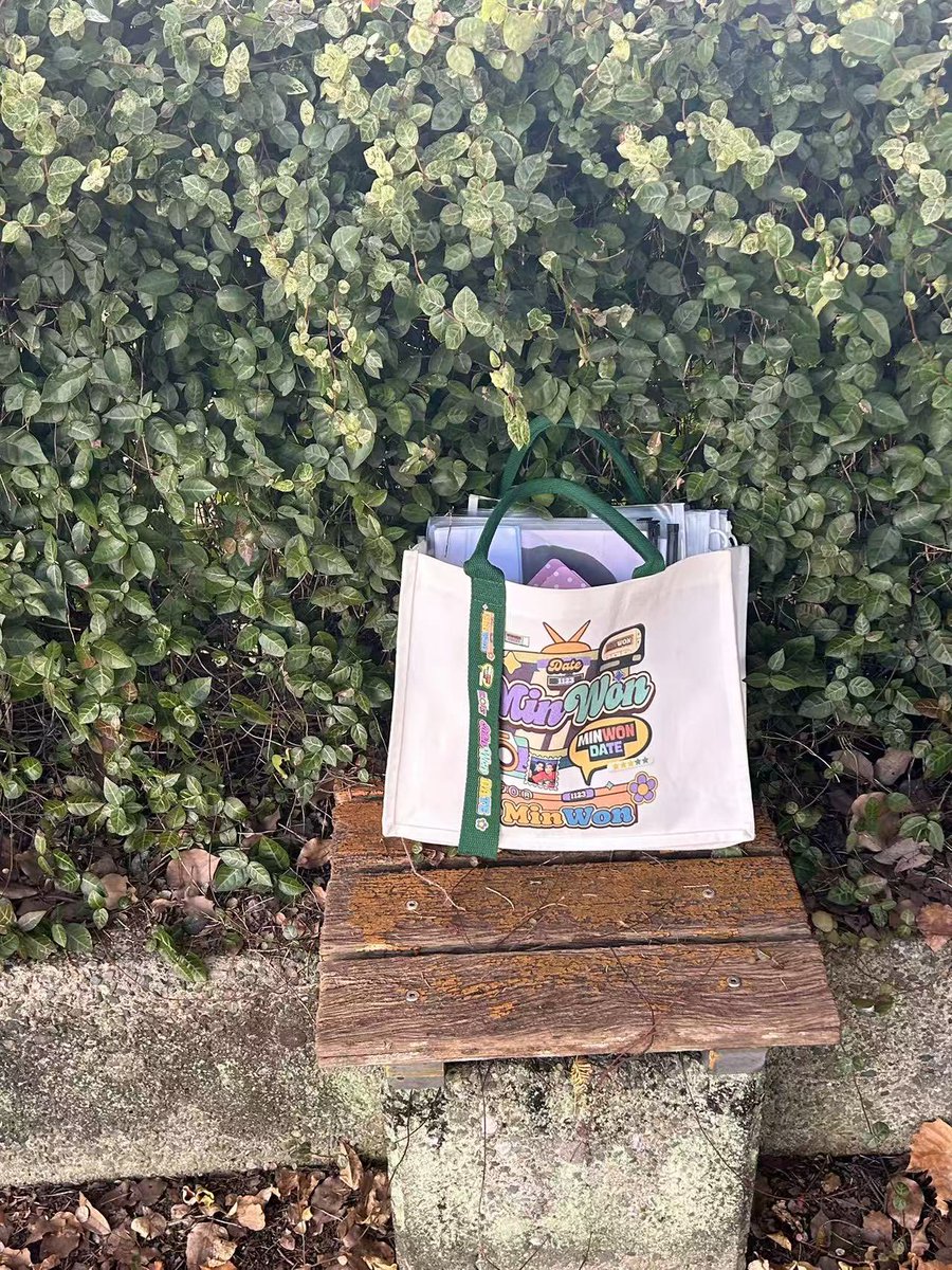 Loquat_mw's tweet image. 只今より矢田公園にて『ミーニー1123杭州』紙スローガンを配布します！
数量限定・先着順となります。

#ミーニー #민원 #MINWON