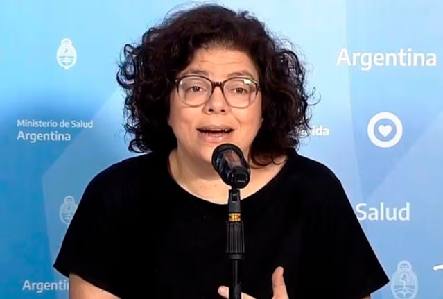 Ojo_Kritico's tweet image. SI VUELVE EL KIRCHNERISMO, vuelve Carla Vizzotti que por atrás vacunó a sus padres, a las hijas de Chiche, a los padres de Sergio Massa, a los padres e hijos del poder PJ K. Sin contar los negociados con los laboratorios. Todo quedó en la nada, pero nosotros queremos JUSTICIA