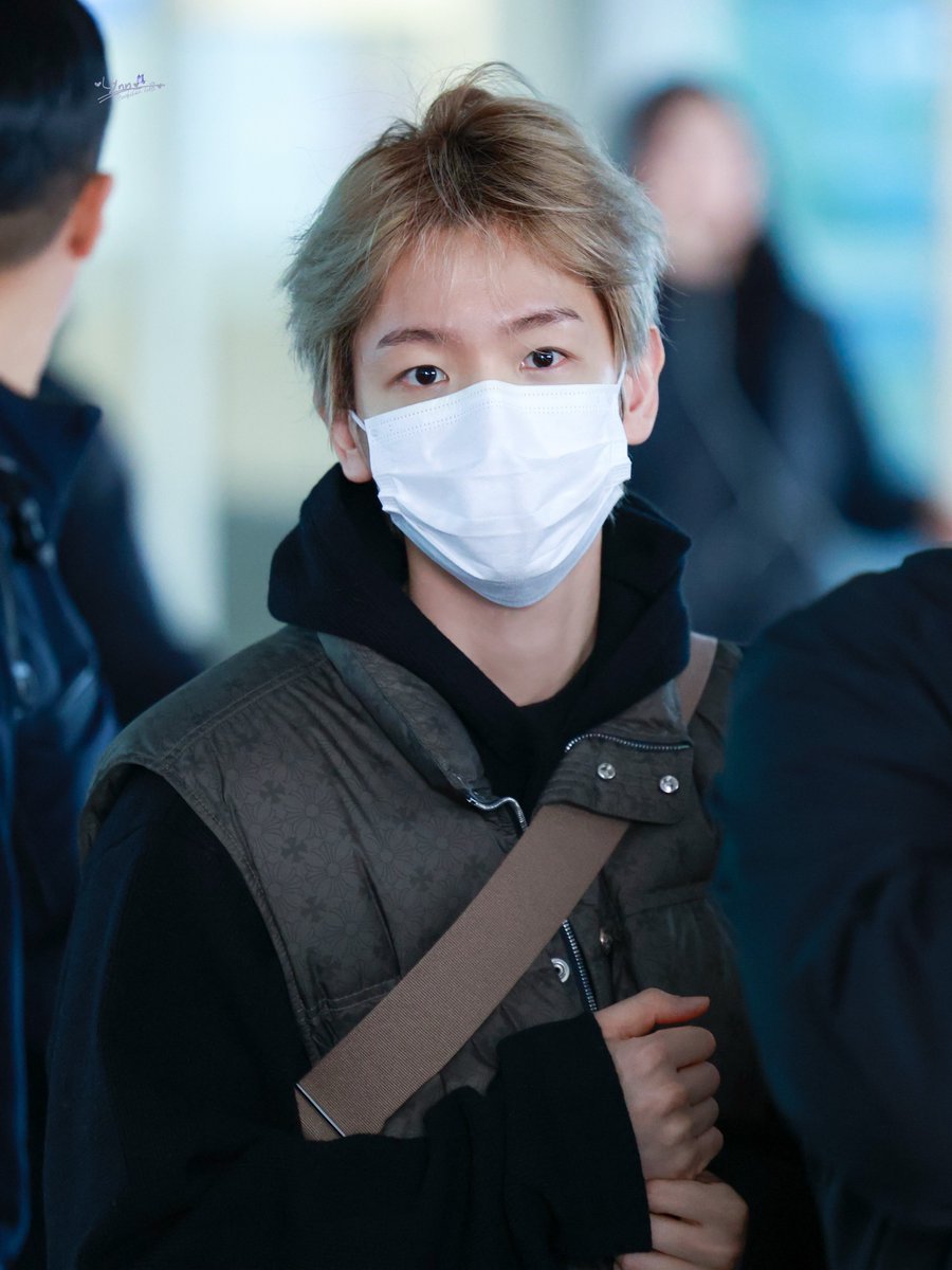 BaekchanLynnee's tweet image. ✨251130｜ICN 도착🐶

@B_hundred_Hyun @BAEKHYUN_INB100
#백현 #BAEKHYUN #ベッキョン