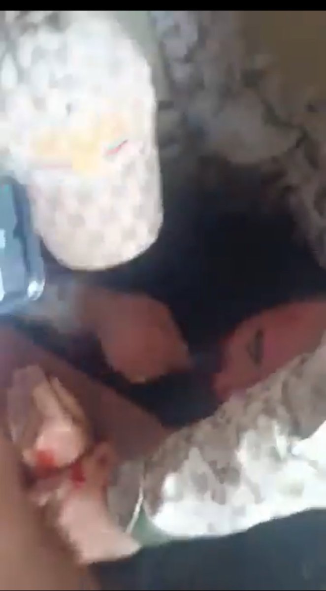 كل ممثل أو  أي شخص بالعموم حكا عن حلاقة الشوارب بالأحداث السابقة ، وما حكا عن حلاقة   جماعة الهجري لشوارب الي اعتقلتهم  اليوم في السويداء بيكون توووووووووت من الأخر .