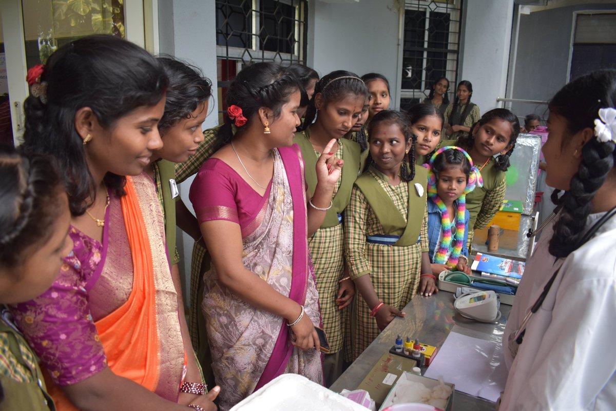 dscgulbarga's tweet image. A vibrant celebration of creativity, curiosity, and scientific thinking! 📷📷📷Students and general public enthusiastically visiting the innovative models showcased by the school students at the District Level Science Exhibition organized by @dscgulbarga a unit of @ncsmgoi .