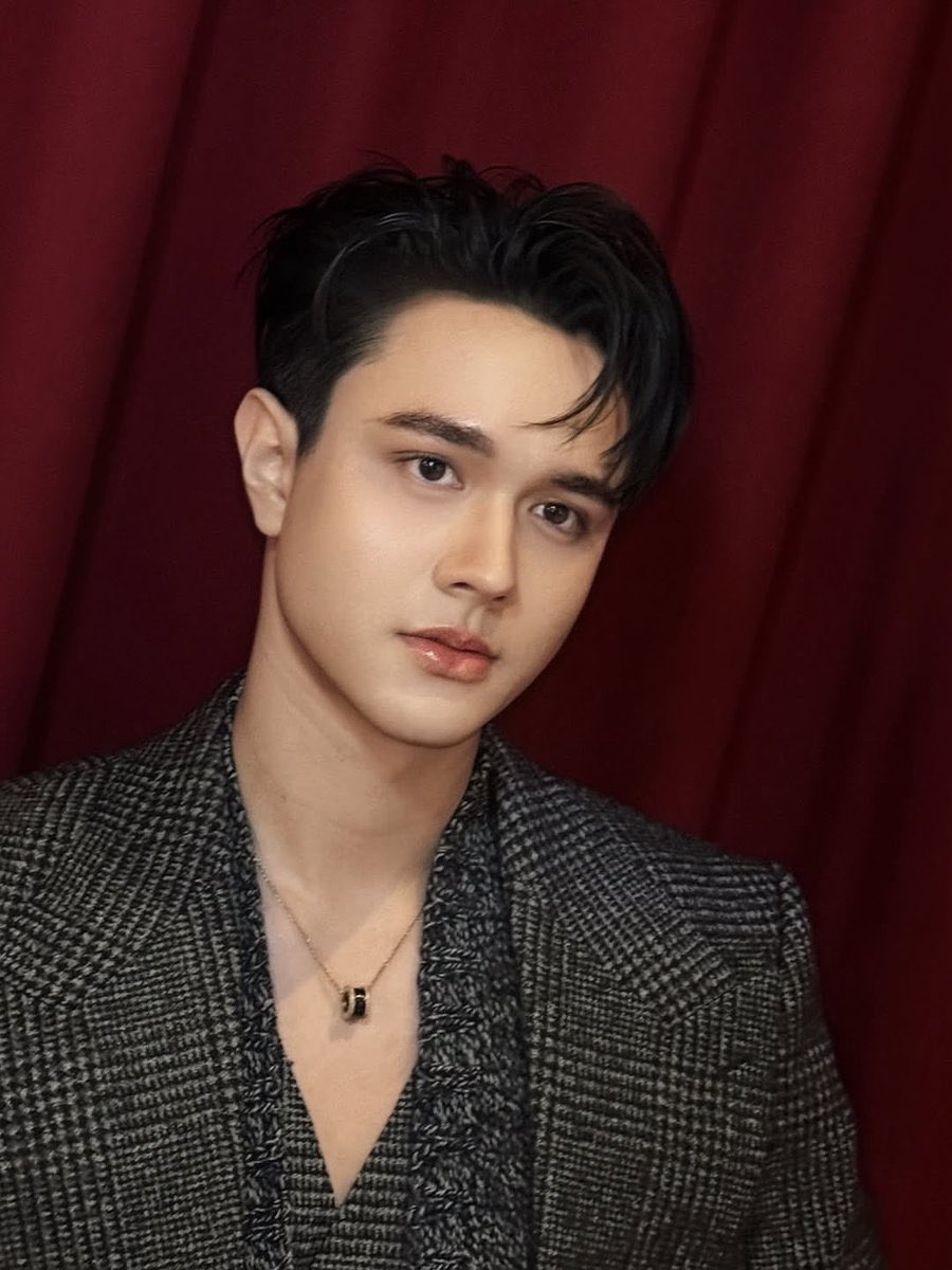 หล่อเหมือนไฟเขียวเลยค่ะลูก หล่อไม่หยุด 😂😂

 MIKEY AT SIAM PARAGON
#SiamParagon20thAnniversaryxMikey
#mikepanitan #ไมกี้ปณิธาน