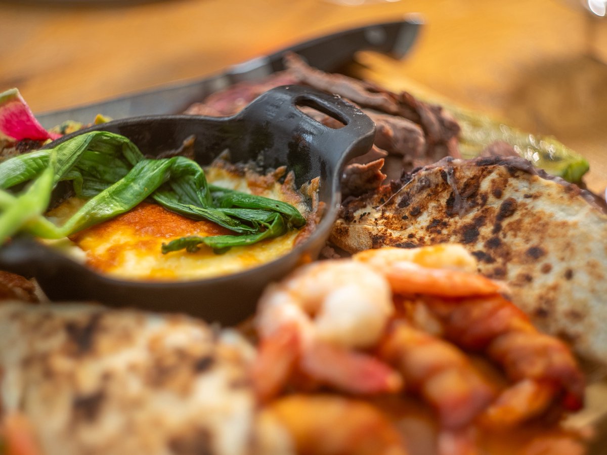 MiCavaandCocina's tweet image. We're serving up amazing food combos and great times until closing.
🔥 JOIN US FOR DINNER &amp;amp; RECHARGE:
CLICK HERE: cavaafterhours.com
#SundayVibes #WeekendClose #MiCavaAndCocina #DinnerTime #PortlandEats