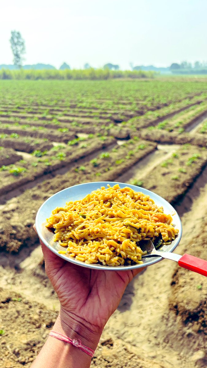 FanOfJhasiRani2's tweet image. Sukoon ka name suna hai 😄😻