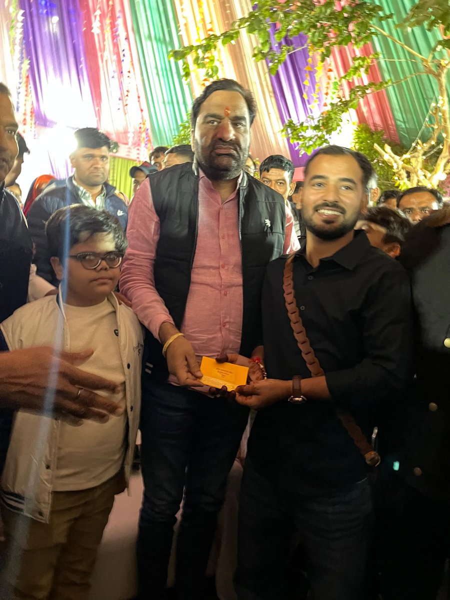 hanumanbeniwal's tweet image. कल देर शाम डीडवाना - कुचामन जिले के डीडवाना शहर में कांग्रेस पार्टी के वरिष्ठ नेता,रताउ निवासी श्री रामुराम साख के परिवार में आयोजित वैवाहिक कार्यक्रम में सम्मिलित हुआ |