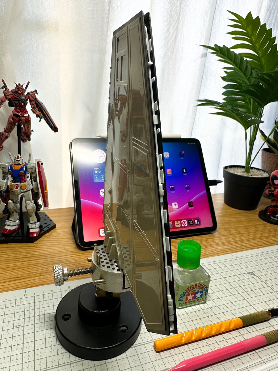 Ani_Kuzunishi's tweet image. プラ板を切り出し貼り付ける。プラ棒を切り出し貼り付ける。プラ板を切り出し貼り付ける。プラ棒を切り出し貼り付ける。勇気。元気。根気。勇気。元気。男根。
#mpc #ShuttleTydirium #StarWars