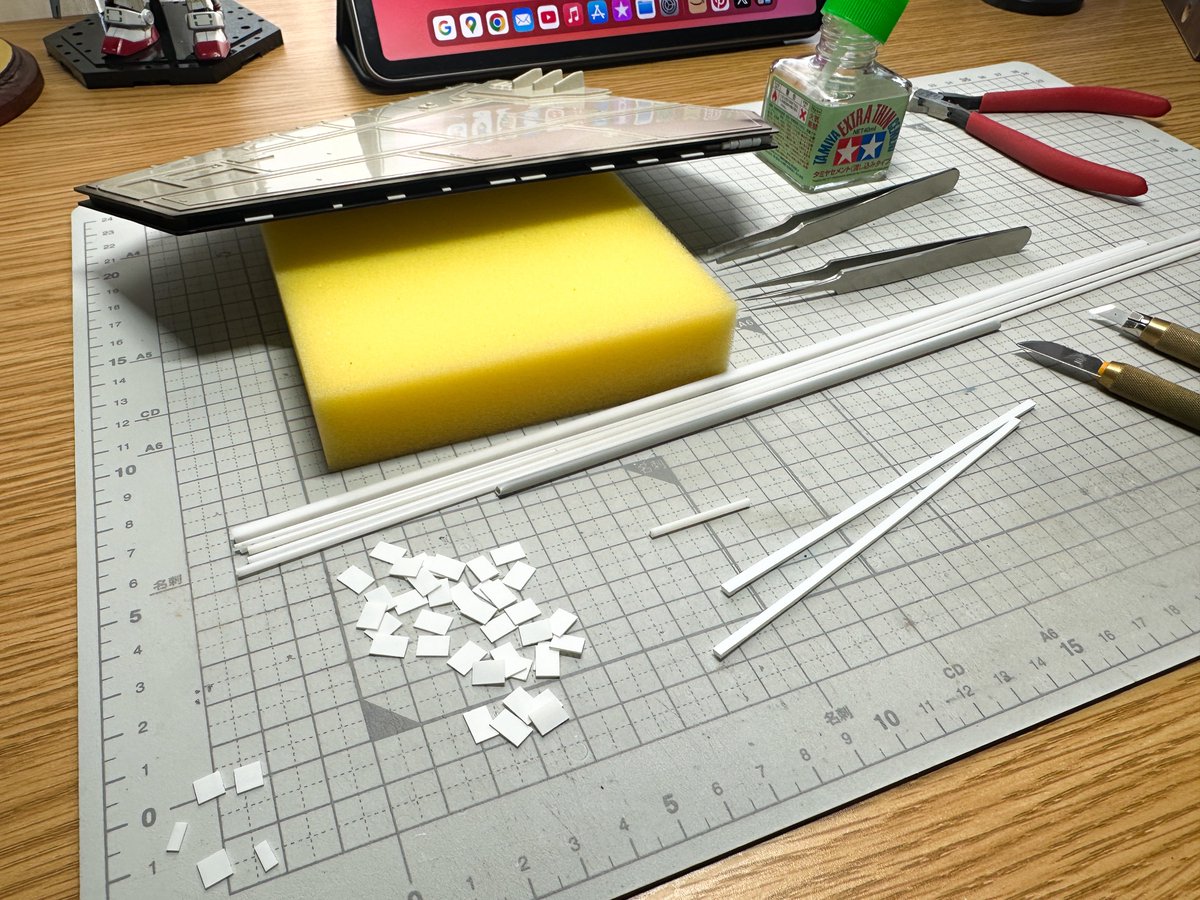 Ani_Kuzunishi's tweet image. プラ板を切り出し貼り付ける。プラ棒を切り出し貼り付ける。プラ板を切り出し貼り付ける。プラ棒を切り出し貼り付ける。勇気。元気。根気。勇気。元気。男根。
#mpc #ShuttleTydirium #StarWars