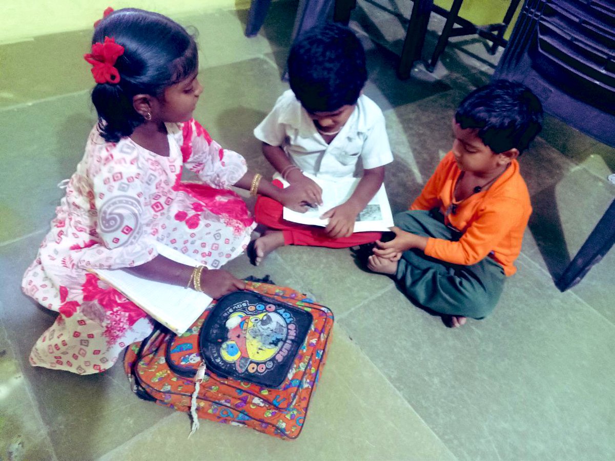 readingkafka's tweet image. “Now and then it&apos;s good to pause in our pursuit of happiness and just be happy.” - Apollinaire. 

Family moments in Karnataka’s rural public libraries: parents, family members, siblings, with kids. Learning is a fun journey. Travel together. 🌷🌿📚🕊️
#ruralpubliclibraries