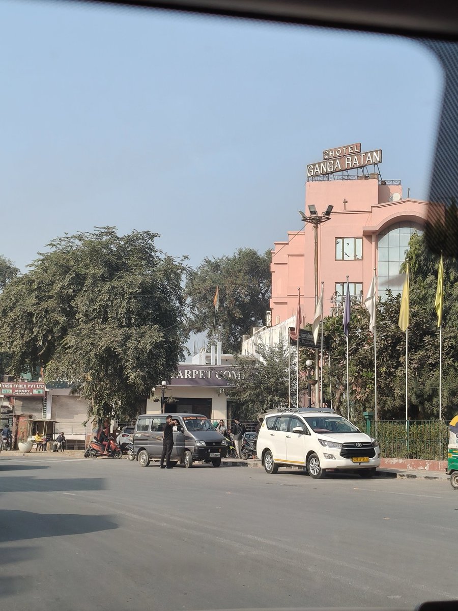 Where is the pollution?Agra 10 AM.