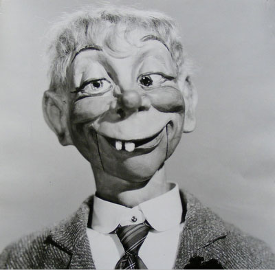 laredoart2018's tweet photo. Why can't the horror movie ventriloquist dummies look like him ?! #Svengoolie #SvenPals #SvenSquad #DevilDoll #MortimerSnerd https://t.co/TMLHNs5gQd