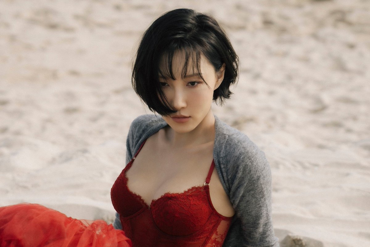 soompi's tweet image. #MAMAMOO&apos;s #Hwasa Becomes 1st Female Soloist To Achieve Perfect All-Kill In 2025
soompi.com/article/180164…