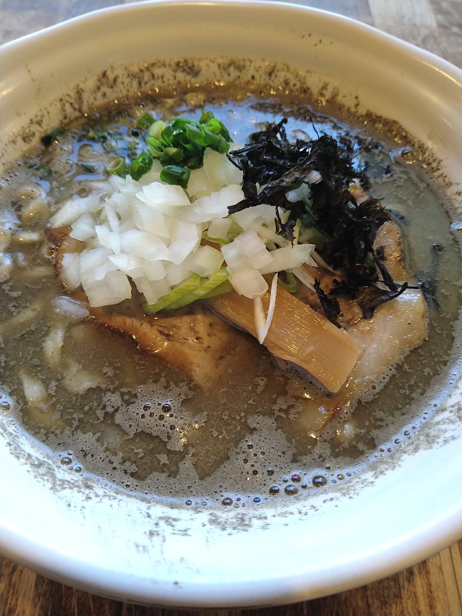 おはよございます 麺屋くろまるです 本日 日曜日 通常営業です