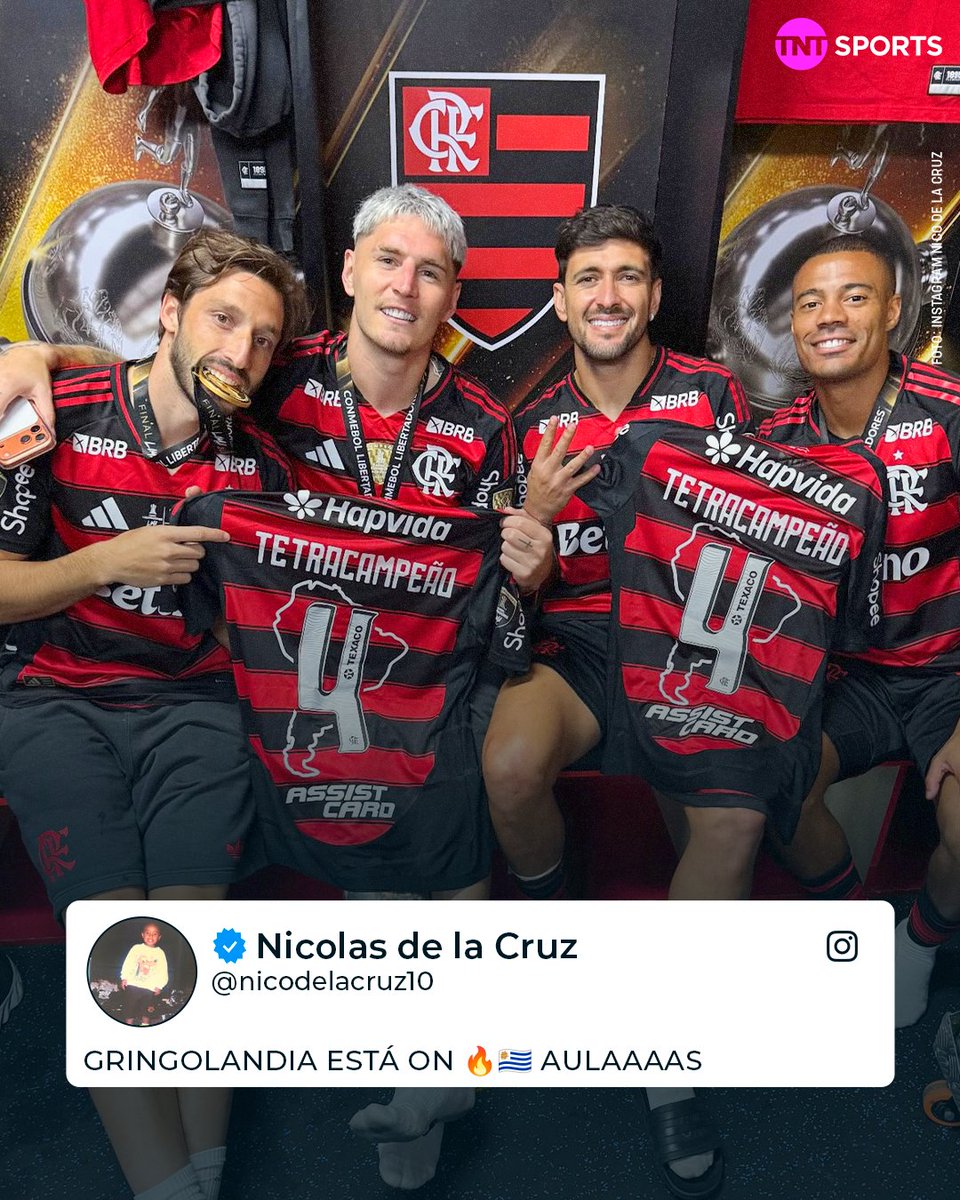 TNTSportsBR's tweet photo. BONDE DOS GRINGOS DO MENGÃO É TETRA! 🇺🇾🔥 Nico De La Cruz postou essa foto só dos uruguaios do Flamengo! #FutebolBrasileiro #Libertadres #PósJogo https://t.co/s7C0giM60f