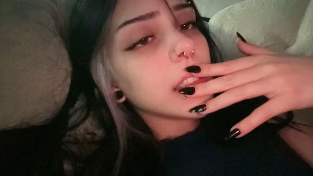 everyday cute girls during the year tweet media