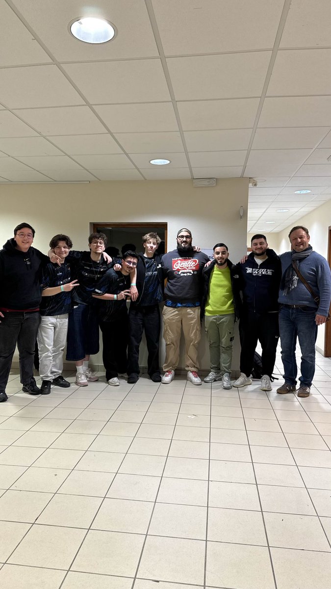 Fin de <a href="/UTTArena/">UTT Arena</a> pour nous avec un TOP 4 

On aurait voulu aller plus loin, mais on repart avec de l’XP et l’envie de revenir encore plus fort 😁

Gros GG à mes mates : <a href="/1_Tysma/">Tysma</a> <a href="/NyKuVLR/">NyKu</a> <a href="/RaccouwnVLRT/">RaccouwnVLRT</a> @CBR_Kyme et merci à <a href="/JibrilSRG/">Jibril</a>