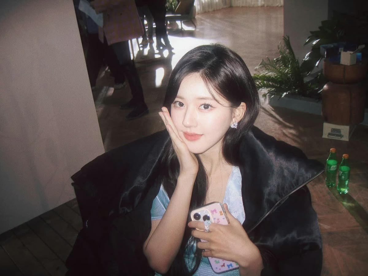 untamedyouths's tweet photo. my zhu yi girls ♡ https://t.co/JwYLRCz6Mv