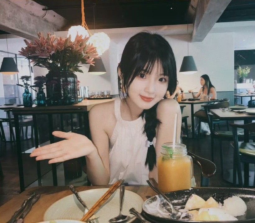 untamedyouths's tweet photo. my zhu yi girls ♡ https://t.co/JwYLRCz6Mv