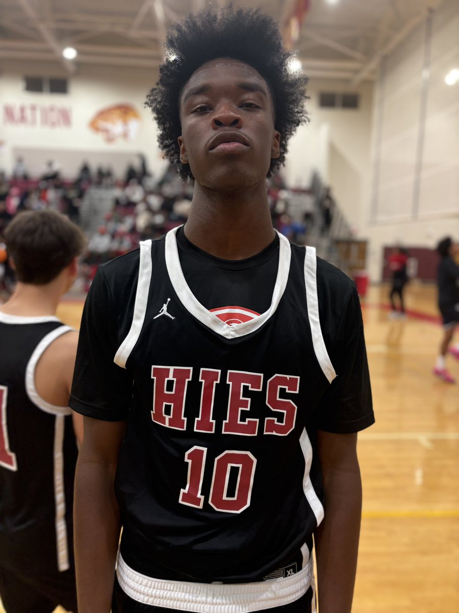 MathurineAgency's tweet photo. Khalid Worthy 6’8 F 2026 HIES

Every team needs an enforcer on the court, but when that enforcer has game to back it up it only brings another dynamic to the group. Do it all player and is capable of changing the momentum with his energy or a jam. 11pts in W. https://t.co/LnKlTOY3b2