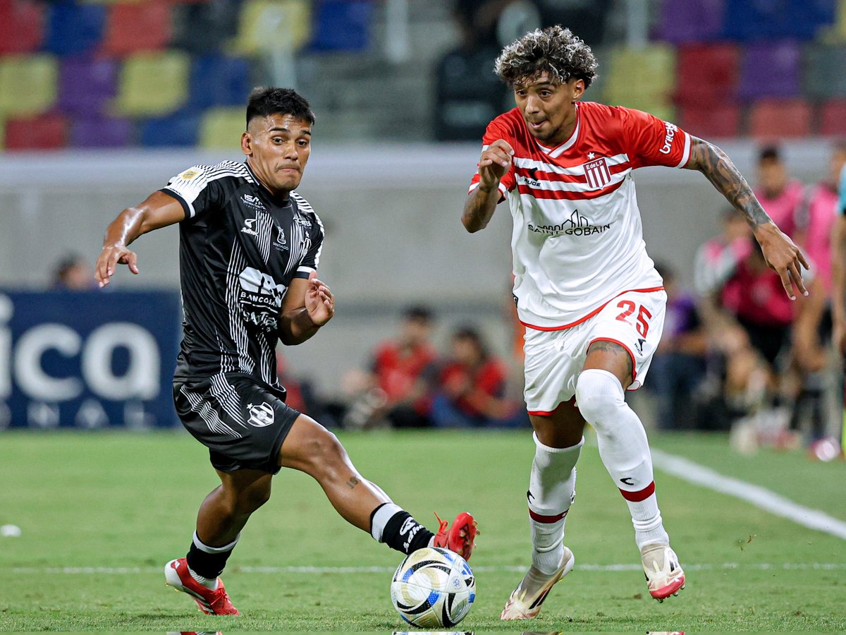 Los oportunistas saldrán a decir que como Central Córdoba no lo durmió a Estudiantes todo lo que hemos dicho de la AFA es una mentira.

El robo a San Lorenzo existió. Y tantos más también.

Igualmente, si algo le conviene a Tapia es que salga campeón Estudiantes... para reforzar