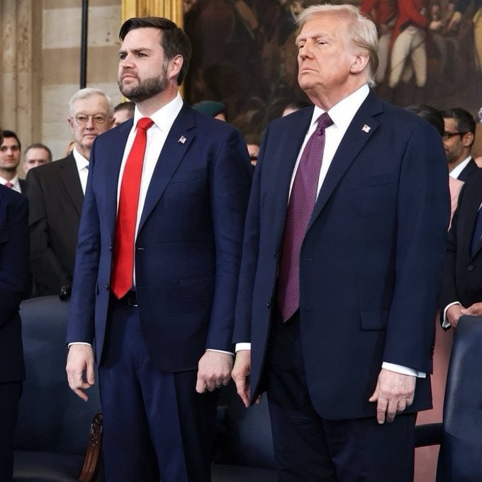 RedLineReportt's tweet image. 🚨BREAKING NEWS: The Trump administration is looking to roll out a National Voter ID Law requiring ID to vote in all 50 states and every election.

Do you support this?

A. YES 
B. NO