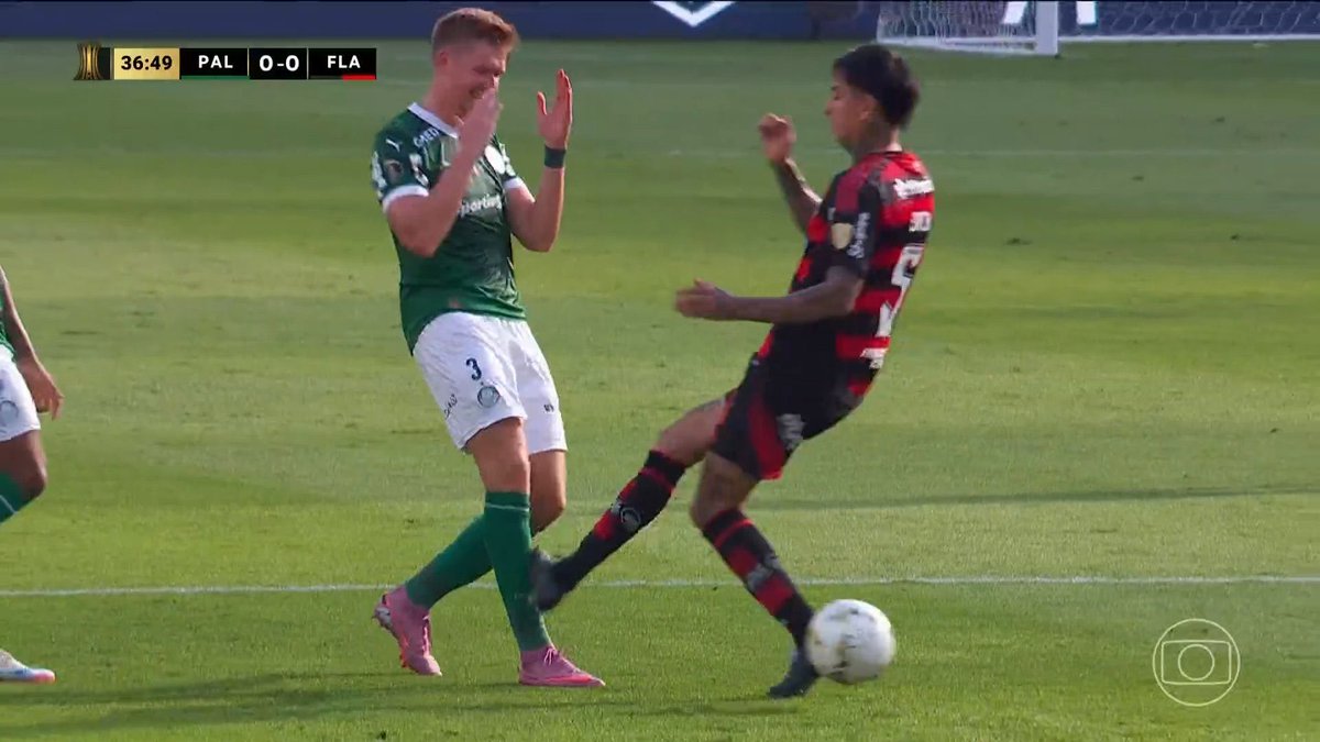 Narrativas serão criadas, mas o fato é: a arbitragem teve um critério.