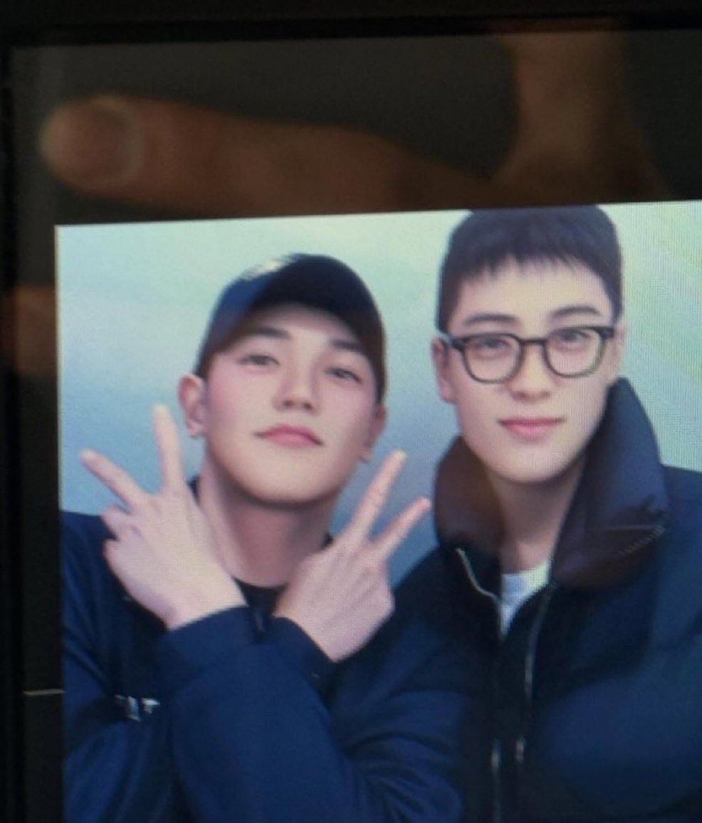 군인들 생존 신고 부탁합니다 🫰🫰