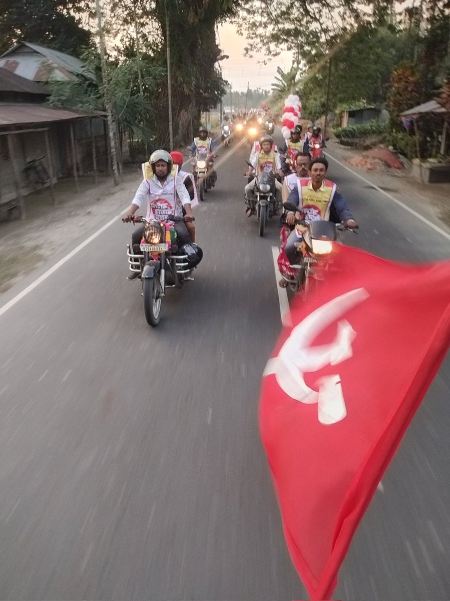 CPI(M) has launched Bangla Bachao Yatra in West Bengal. 

The idea behind saving Bengal is saving our education, our healthcare, our public transport; saving adivasis, minorities and matuas. Saving the spirit of Bengal renaissance.
#BanglaBachaoYatra #WestBengal #CPIM