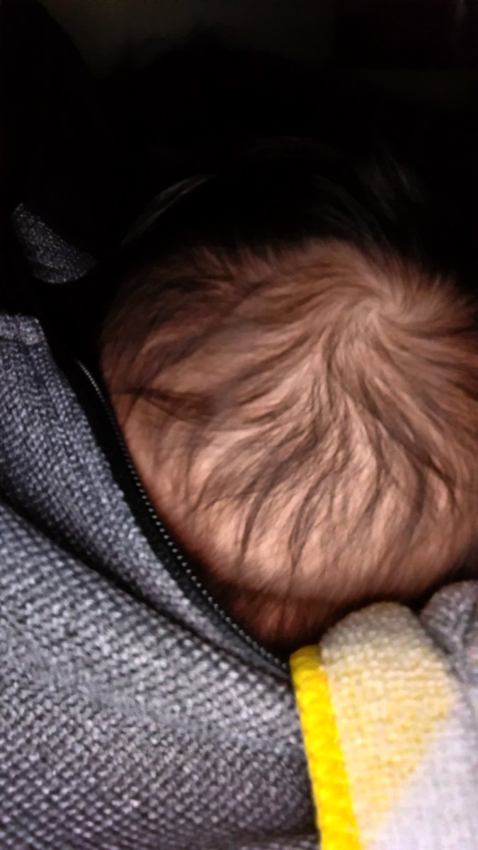 三男(嘘)を寝かしつけました。