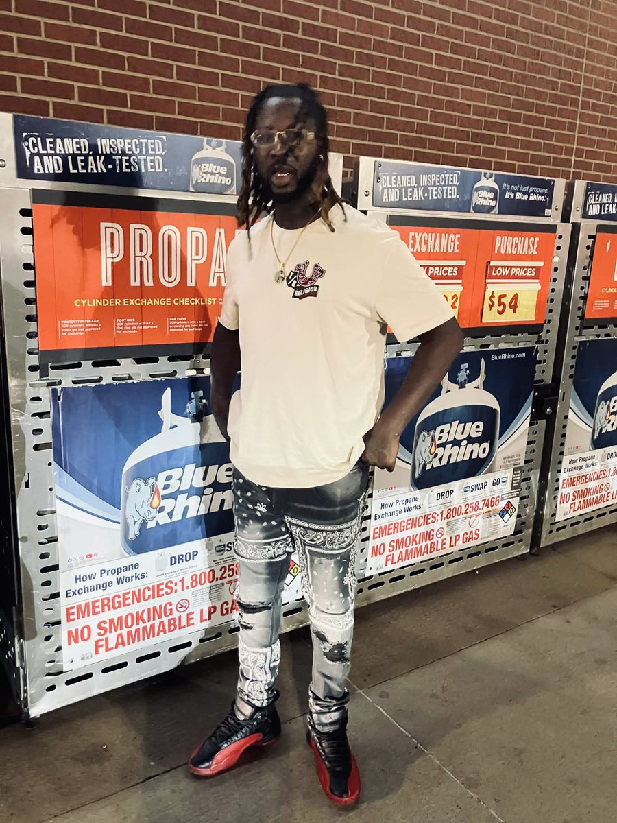 HoodstboyP tweet media