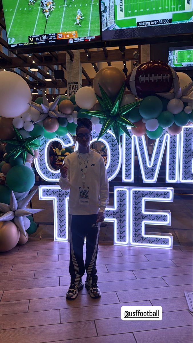 Jitterbug239's tweet photo. Appreciate @USFFootball for the game day invite @CoachGolesh @Andy_Villamarzo @LoganTillman @Bdrumm_Rivals @SWiltfong_ @CamNewton7v7 @CoachLanceo @hardingharper
#PatrickRyanJr #WR1 #ClassOf2030 #Jitterbug https://t.co/bzyNZaxjgJ