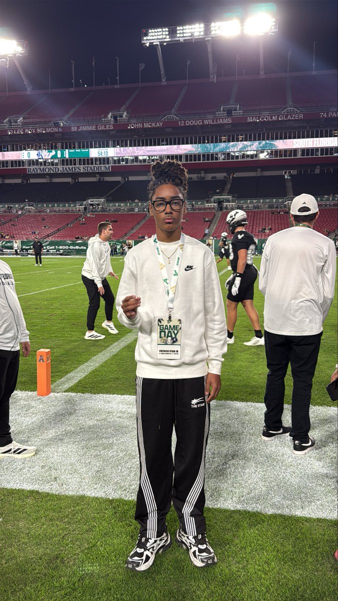 Jitterbug239's tweet photo. Appreciate @USFFootball for the game day invite @CoachGolesh @Andy_Villamarzo @LoganTillman @Bdrumm_Rivals @SWiltfong_ @CamNewton7v7 @CoachLanceo @hardingharper
#PatrickRyanJr #WR1 #ClassOf2030 #Jitterbug https://t.co/bzyNZaxjgJ