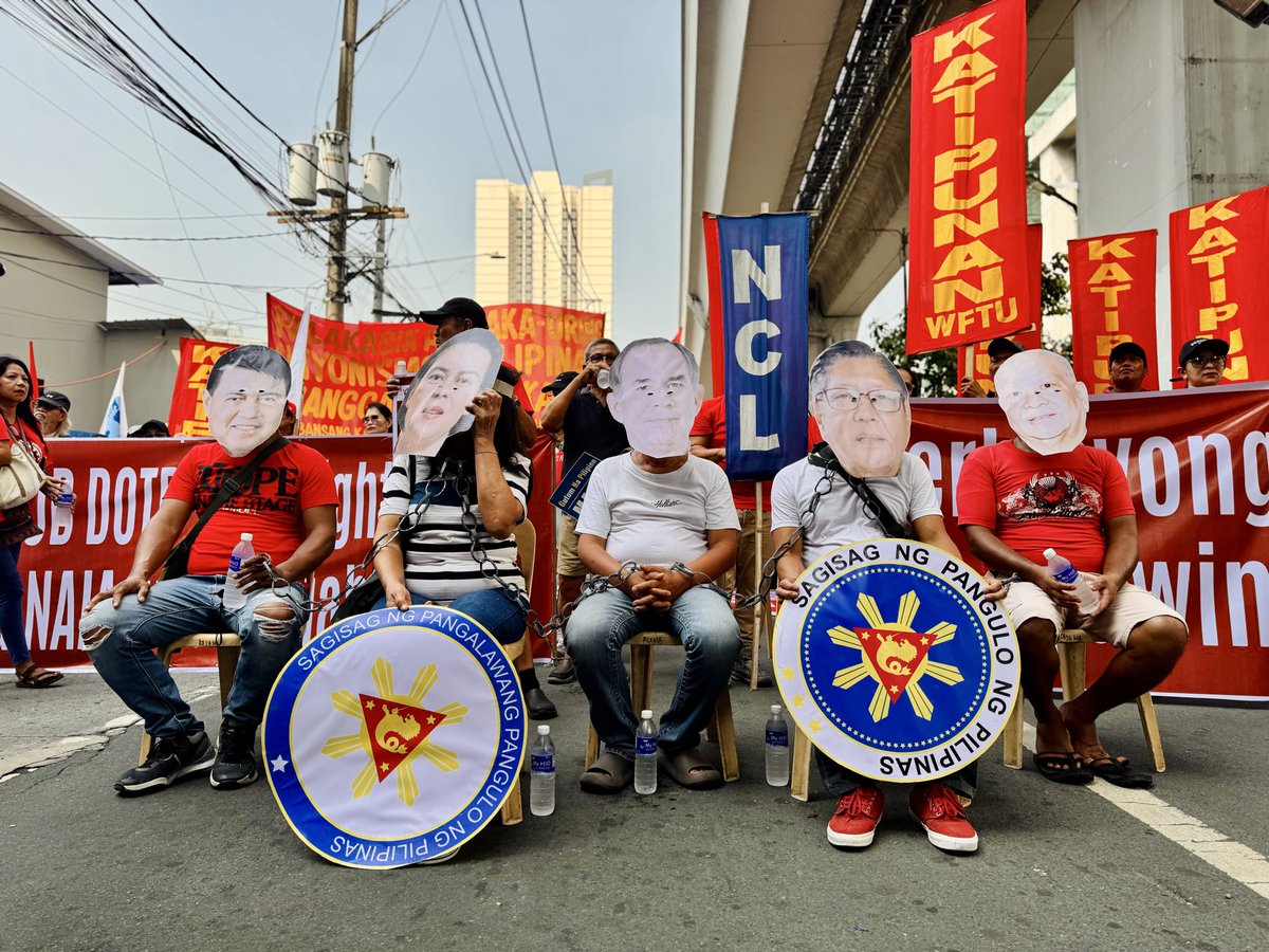 bryanedcastillo's tweet photo. Grupong Mangagagawa Laban sa Bulok na Sistema, Pribatisasyon, at Korapsyon (MANLABAN) nasa Recto Ave. para ipanawagan ang pagbuwag sa gobyernong korap na kontrolado raw ng oligarkiya. @News5PH https://t.co/CU18cQksOV