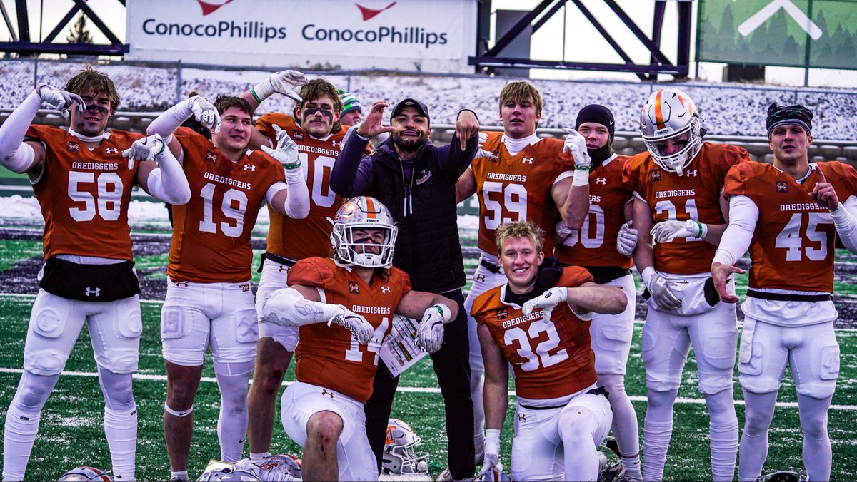 12-0 Awesome Win Today MTech! Gallery of Photos: aidanfeddescreative.zenfoliosite.com/tech-vs-carrol #RollDiggs