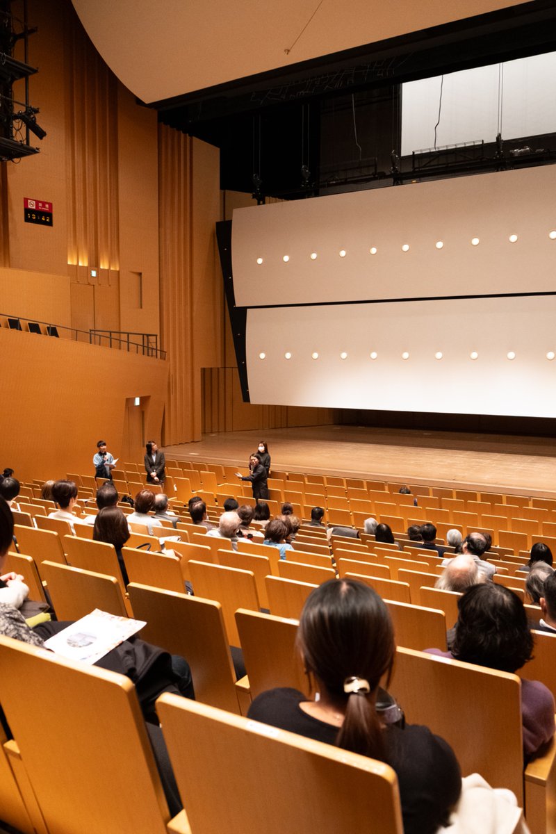 shiba_nikki's tweet photo. 先週11/23(日)は「名建築で名曲をVol.3 宮地楽器ホール」が無事終演しました🙂‍↕️
建築と音響設計をそれぞれご担当された一色さん、宮崎さんによる、リアルタイムに舞台転換(※)を行いながらの解説は圧巻でした！
ご来場いただき誠にありがとうございました！🙇‍♂️🙇‍♂️
※本公演に限る特別な演出となります https://t.co/GRC0xVA2sQ