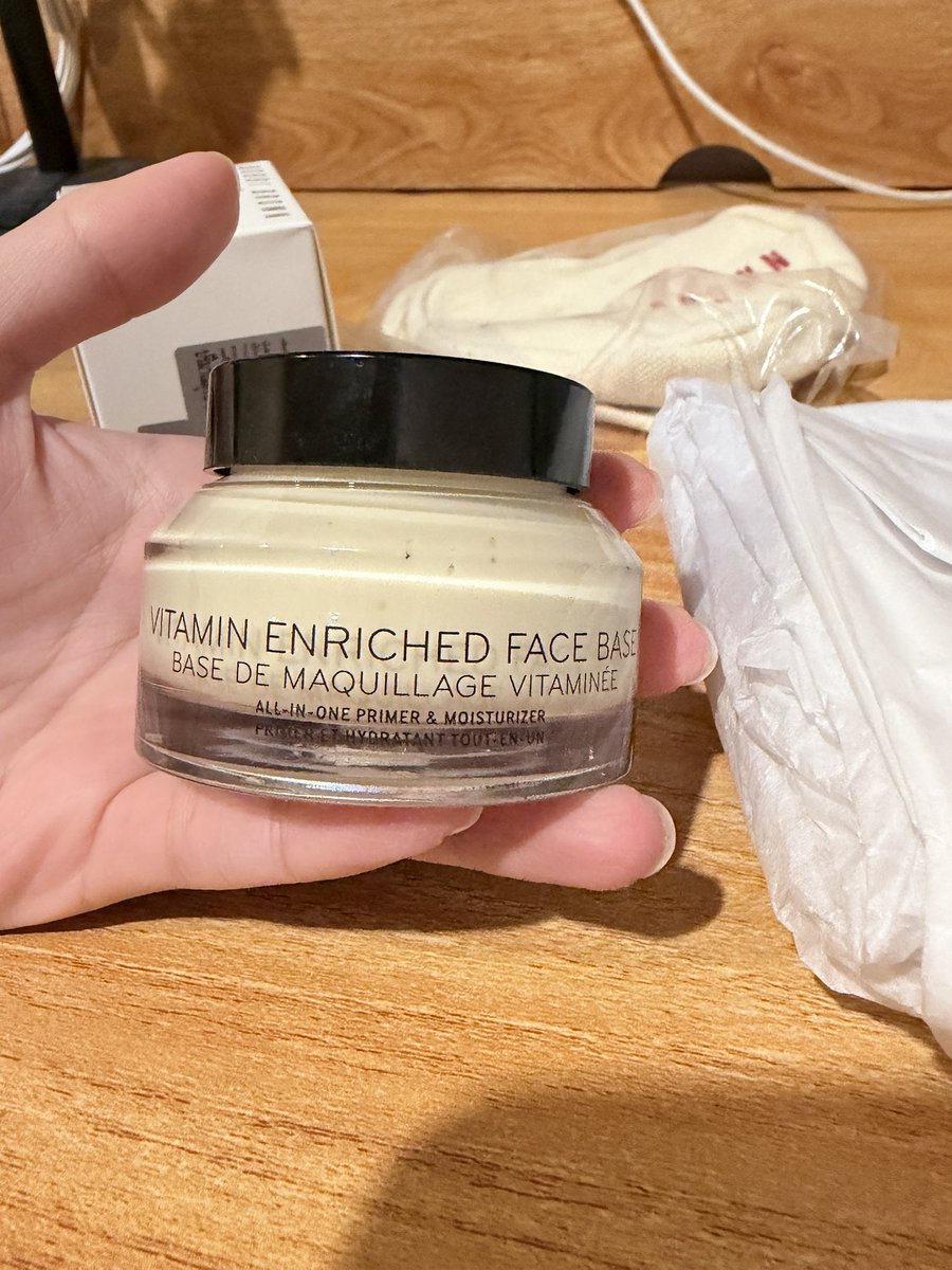 isit_itiss's tweet photo. ส่งต่อ Bobbi brown vitamin enriched face base
50ml ของใหม่ ไม่เคยแกะใช้ ป้ายไทย พร้อมกล่อง ของแท้100% แถมกระเป๋าให้ด้วยค่ะ
 1,500 บาทรวมส่ง (จาก 3000)
#ส่งต่อสกินแคร์ #ส่งต่อสกินแคร์มือสอง #ส่งต่อคสอ #ส่งต่อคสอมือสอง #ส่งต่อเครื่องสำอาง #ส่งต่อลิป #ส่งต่อรองพื้น #คสอเกาหลี https://t.co/VAs32un6eo