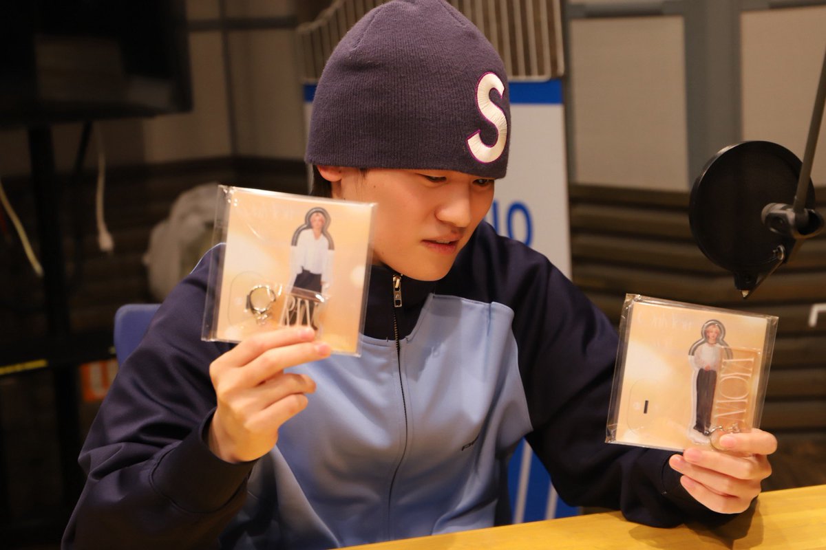 radio_talkabout's tweet image. #KAIRYU
ちゃんとNAOYAとRANやんけ・・

#MAZZEL_OnlyYou 💫

▼Music Video
youtu.be/pVLkSsnde9U

▼Special Live Performance
youtu.be/Y7pBD-U6-Pc

#トークアバウト
#かかかかKAIRYUさんが最推しですってば