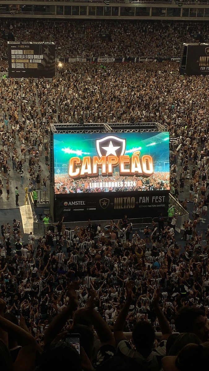 1 ano
1 ano da noite das nossas vidas
1 ano da glória eterna
1 ano que curamos tudo, absolutamente tudo

30/11/2024.