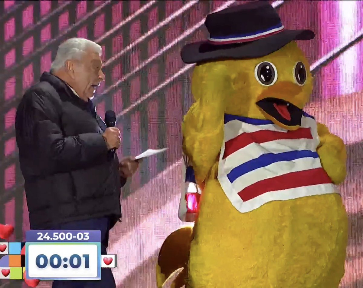 KameHameJuan's tweet image. Pusieron la misma cara 😆

#TeletonChile #Teleton2025