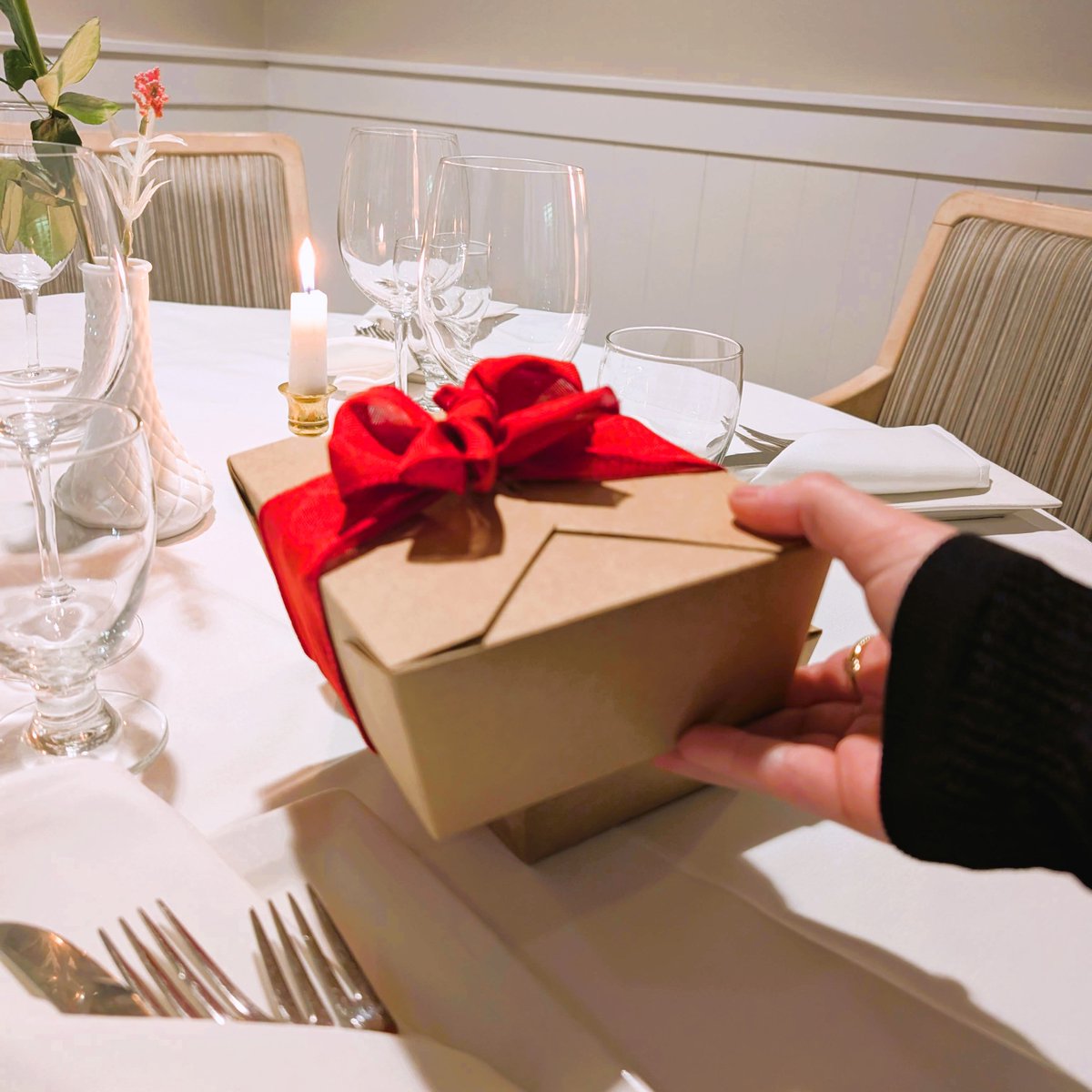 Treat yourself to a gourmet mid-week feast – all from the comfort of your home!  

🎀

Ready-to-eat. Order by 5p Tue for pickup on Wed b/t 5-6pm. 3-course takeaway incl. appy, main &amp; dessert. Each item also available individually.

🔗oldsurreyrestaurant.ca/wednesday