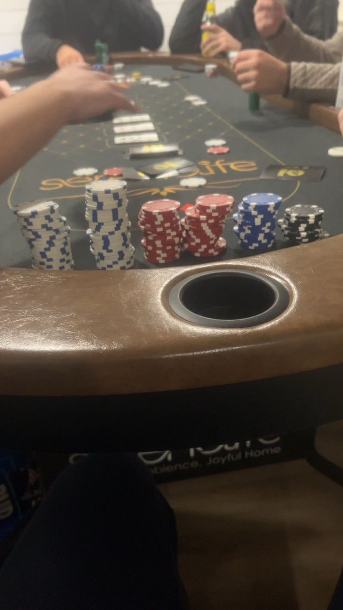 BagmanBubb80272's tweet image. Took the squid in friend group who I don’t like all in and took all his money and he’s a salty and I feel like Tiger in 2019 in the Masters. #squid