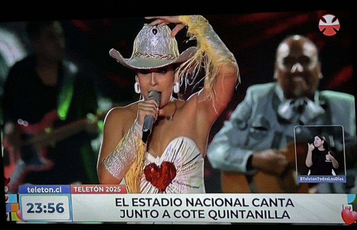 kariwisss's tweet photo. A tus pies mi Quintanilla 🥹🙌🏻 
Eres una grande lo mejor de lo
Mejor de Chileeeee 💕

 #Teleton2025 #MariaJoséQuintanilla #laquintallina https://t.co/E6LjCHe3Fo