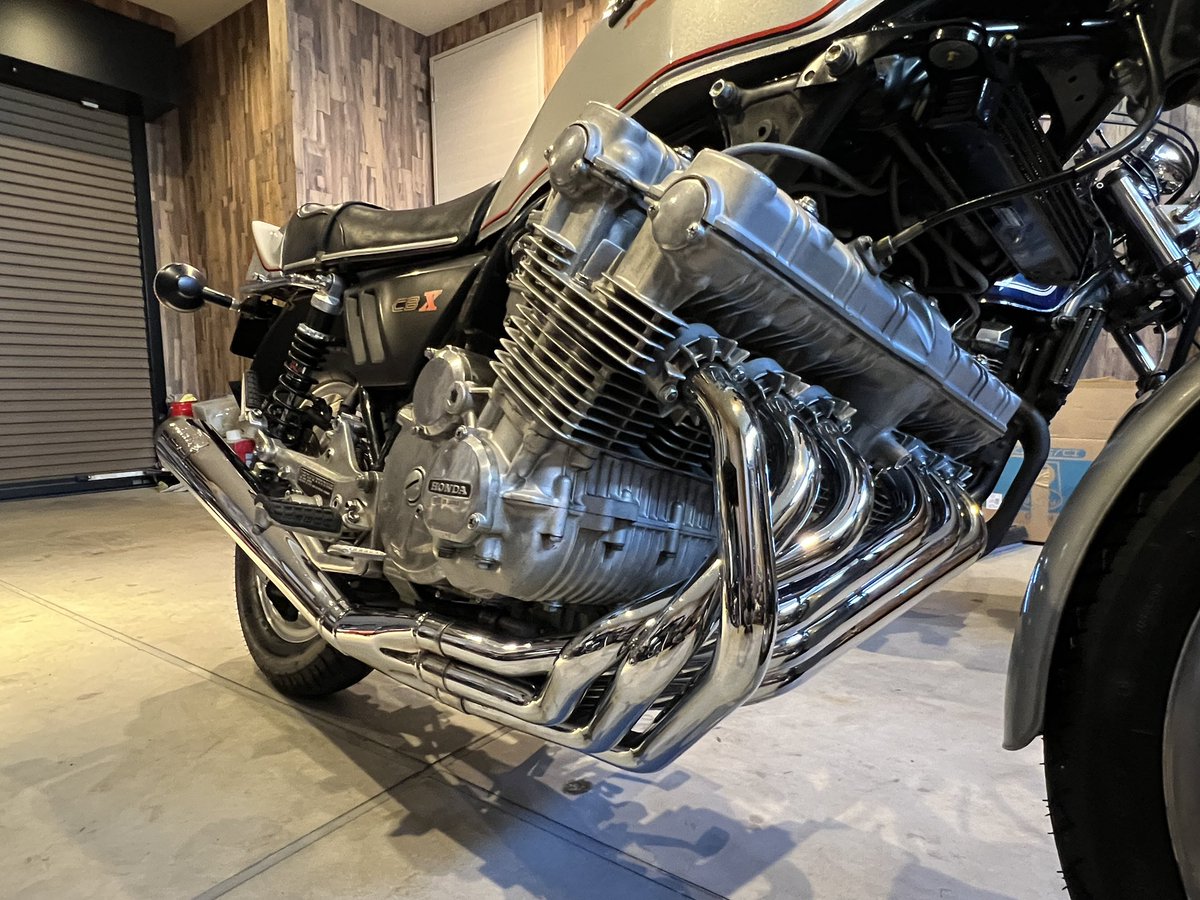 vtz250_c200's tweet image. 憧れのCBXが遂に納車されました♪

こちらでもよろしくお願い致します🙇

#cbx #cbx1000 #６気筒