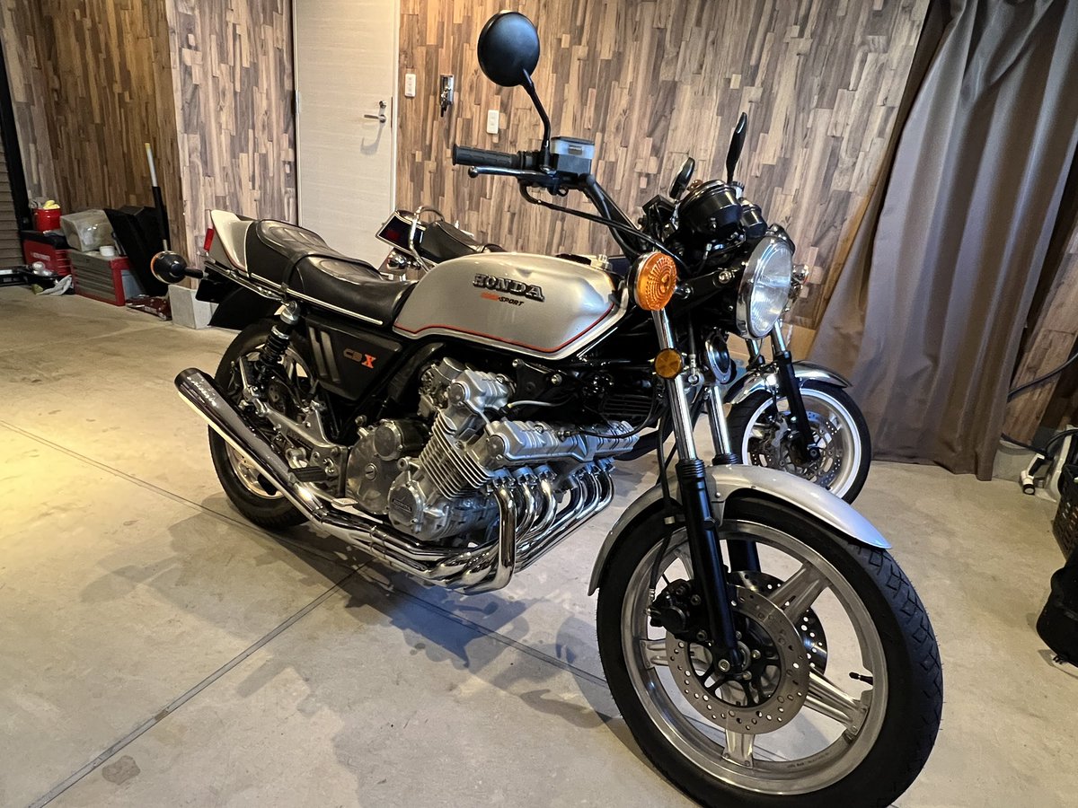 vtz250_c200's tweet image. 憧れのCBXが遂に納車されました♪

こちらでもよろしくお願い致します🙇

#cbx #cbx1000 #６気筒