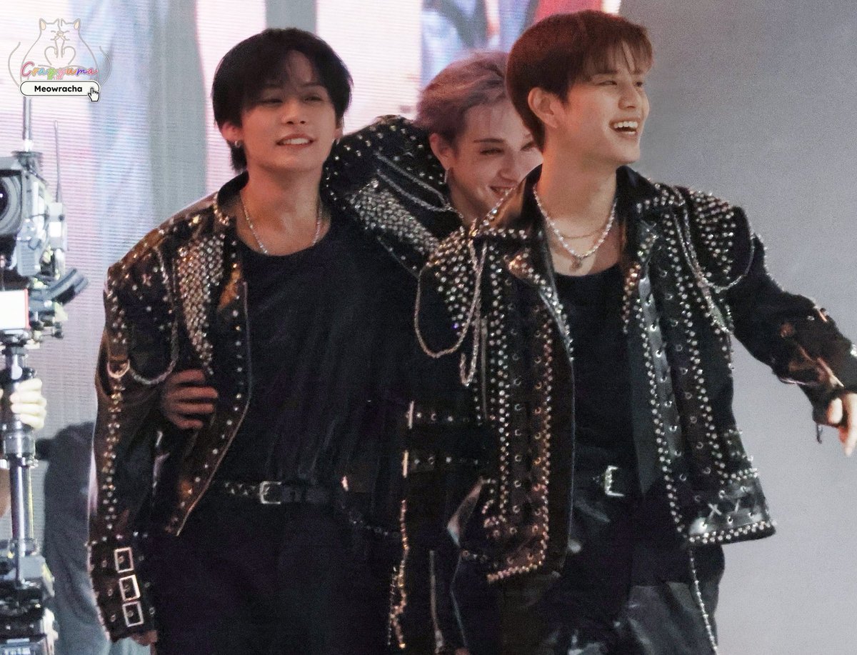 gohantabeyoo129's tweet image. 飛び出して行った5人の子供達を1番後ろで見守るヒョンラとスンミンさんの顔を見てください…………涙