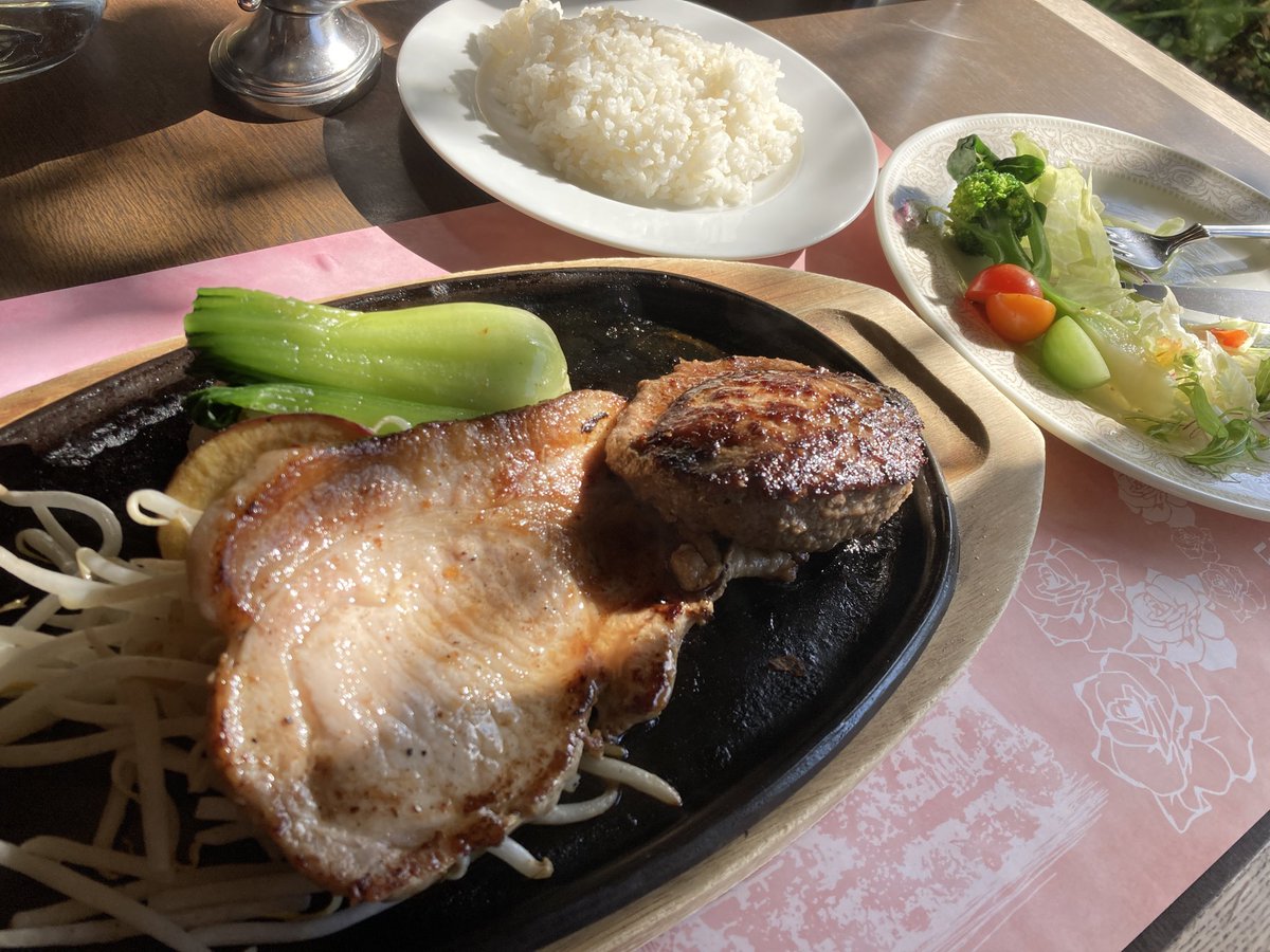 cs60sakura's tweet image. 栗の里厚木店（１９６９年創業）米沢牛のステーキやハンバーグが楽しめる人気レストラン。アンティークオルゴールが解説付きで聴けたり、シーズンにはお庭の薔薇が咲き乱れます。テラス席は愛犬とのお食事も出来るそうな。
#栗の里