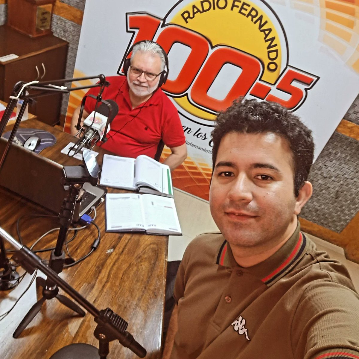 golazotropical1's tweet image. Los #domingos con los #tallarines está 
#golazotropical🇵🇾
#programación #deportiva #musical #tropical
#27añosdevigencia
#estilo #único #consagrado
#gustavorojasbogarín 
de 11 a 12
#radiofernando1005fm 
#Musica @junioroviedopy Dj
@ClubVeteranos 
#CVP🇵🇾 
#Viñetas 
@MichelinOrtiz