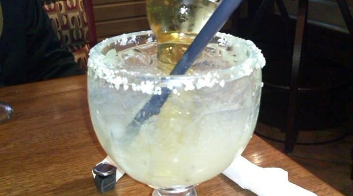 csrlamom's tweet photo. #ApplebeesDateNight #Sweepstakes cheers to a great night out! https://t.co/PJwDVaPuCC