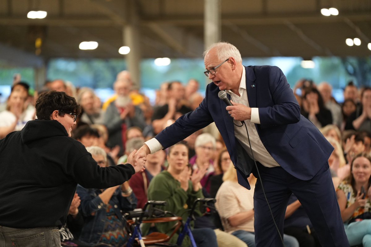 Tim_Walz's tweet image. When Republican Congressmen are scared to face their constituents, we show up in their districts to lend a megaphone to the people.

You can feel the energy for change - and now the tides are turning. Trump is slowing down.